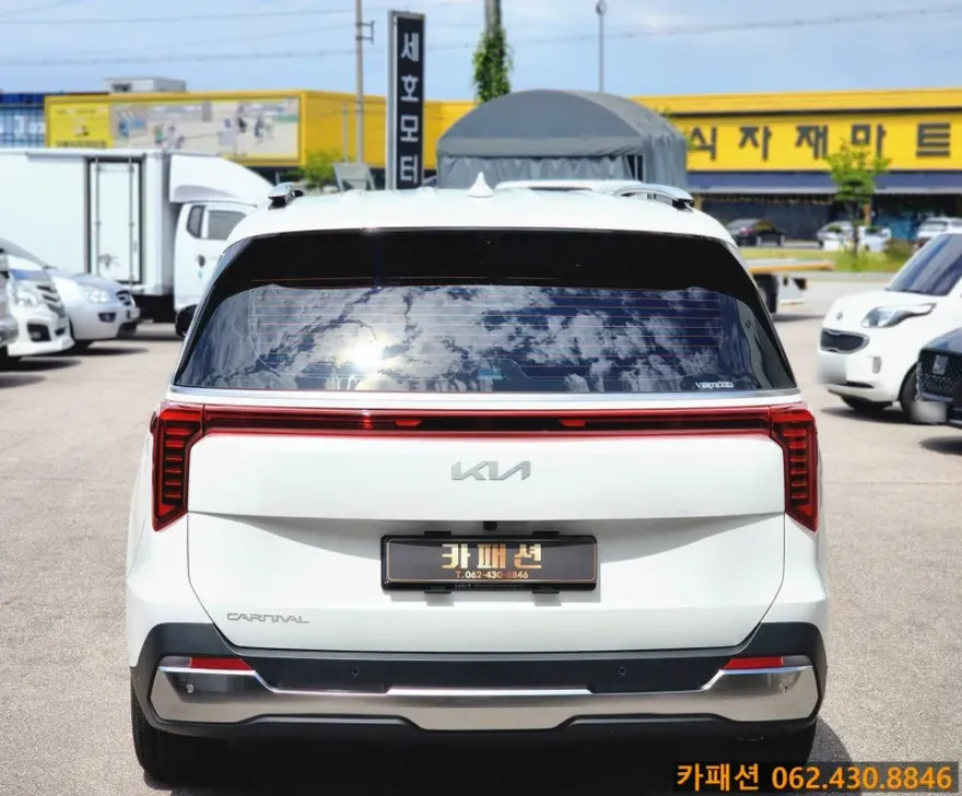 Kia Carnival KA4のカーフィルム施工事例|費用目安・仕上がり 施工写真 3-2