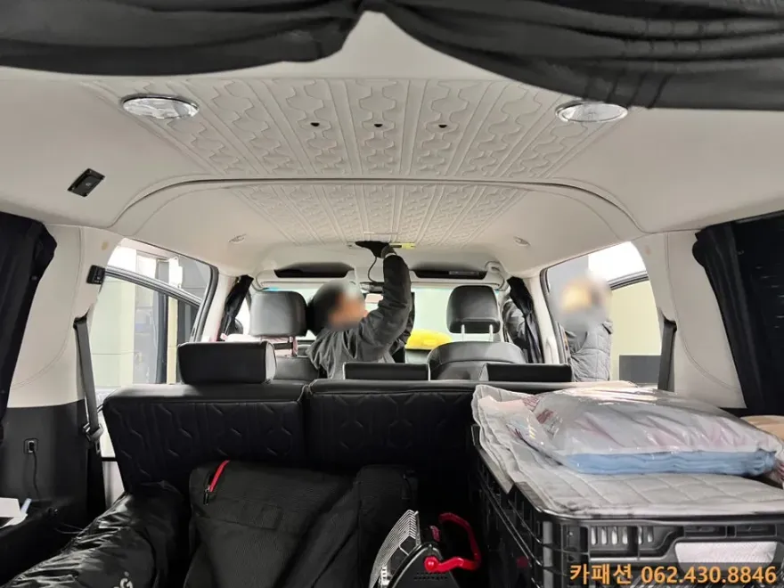 Hyundai Staria oem options - Hyundai Staria OEM Options Review: Big Screen Upgrade photo 3