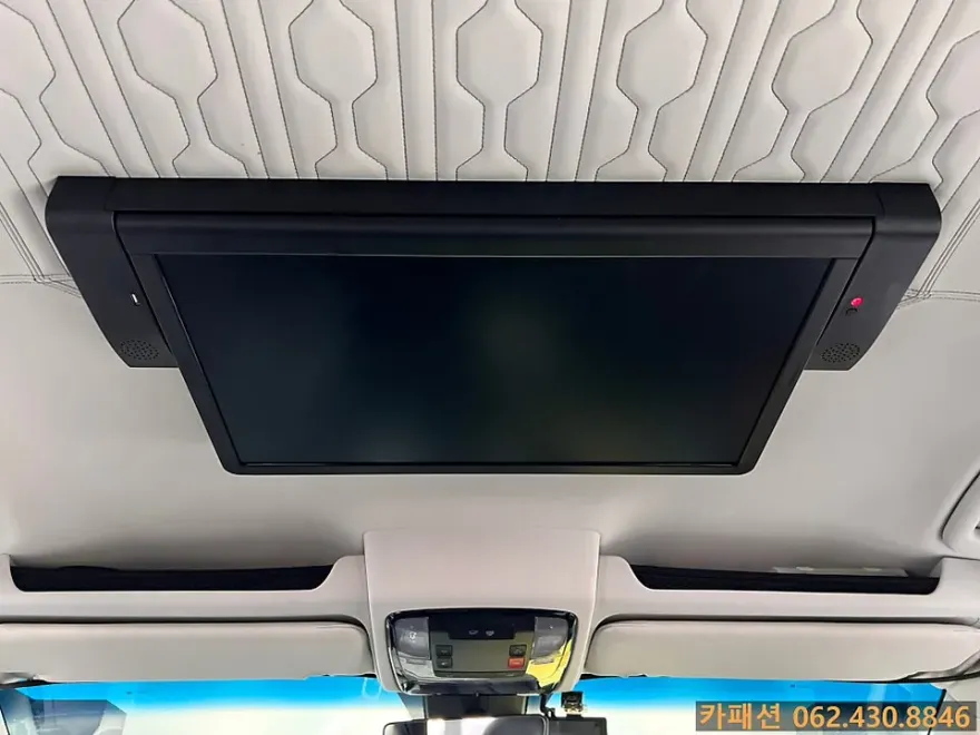 Hyundai Staria oem options - Hyundai Staria OEM Options Review: Big Screen Upgrade photo 4