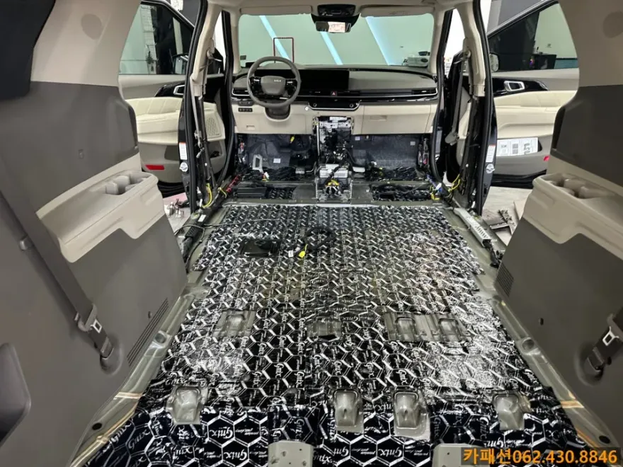 Kia Carnival KA4 ambient lighting - Kia Carnival KA4 Ambient Lighting Review: Cost & Results photo 5