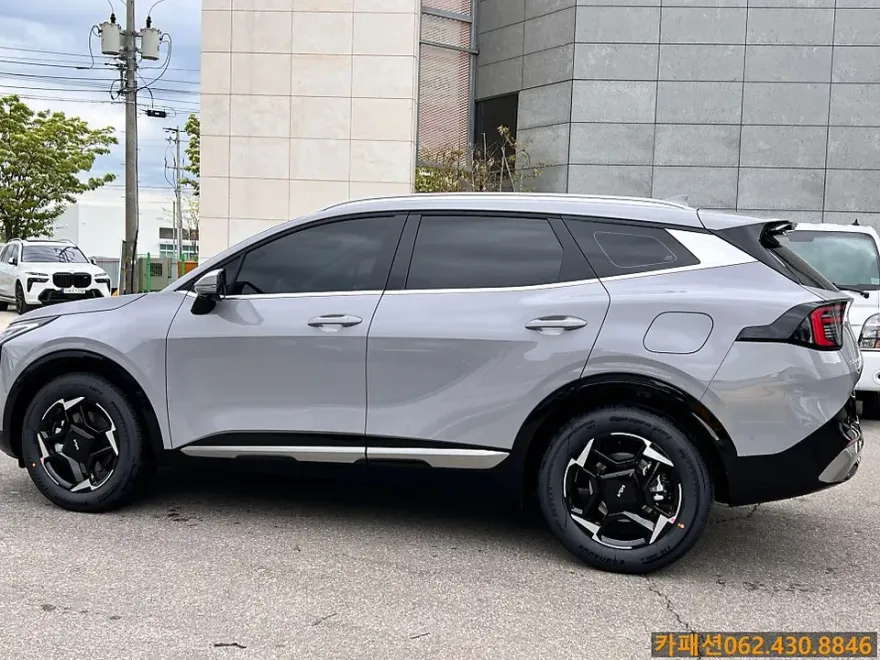 Kia Sportage NQ5のカーフィルム施工事例|断熱・スモーク 施工写真 2-2