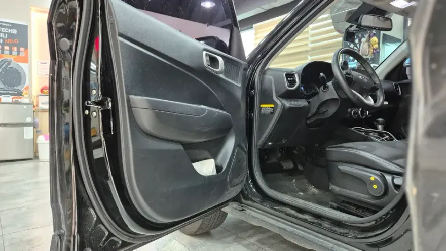 Hyundai Venue ambient lighting - Hyundai Venue Ambient Lighting Review: Cost & Results photo 4