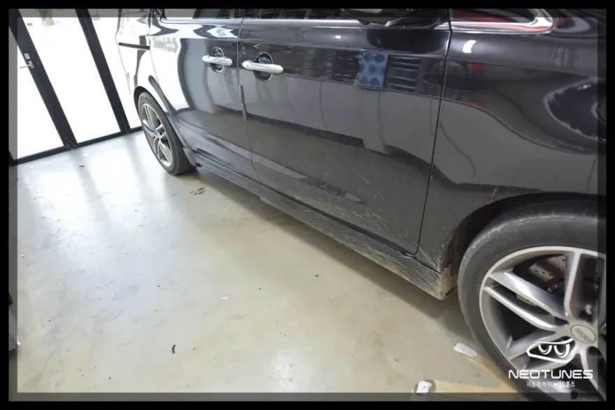 Kia Carnival KA4 body kit - Kia Carnival KA4 Body Kit Installation Review photo 3