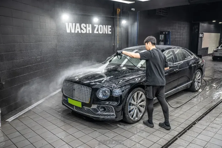 Bentley Flying Spurのガラスコーティング事例|韓国での施工目安 施工写真 3-1