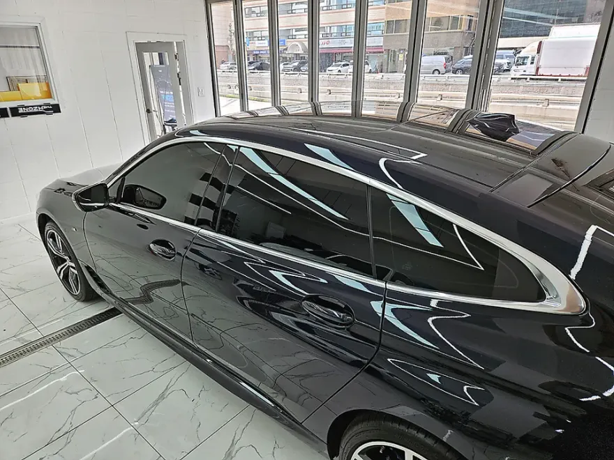 BMW 6 Series GTのカーラッピング事例|費用目安・仕上がり 施工写真 3-1