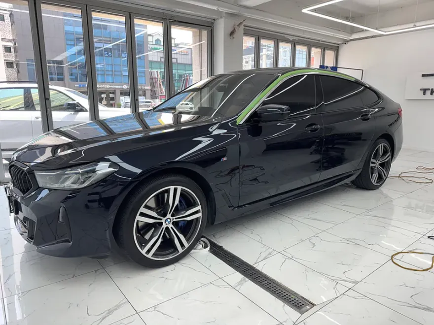 BMW 6 Series GTのカーラッピング事例|費用目安・仕上がり 施工写真 1-3