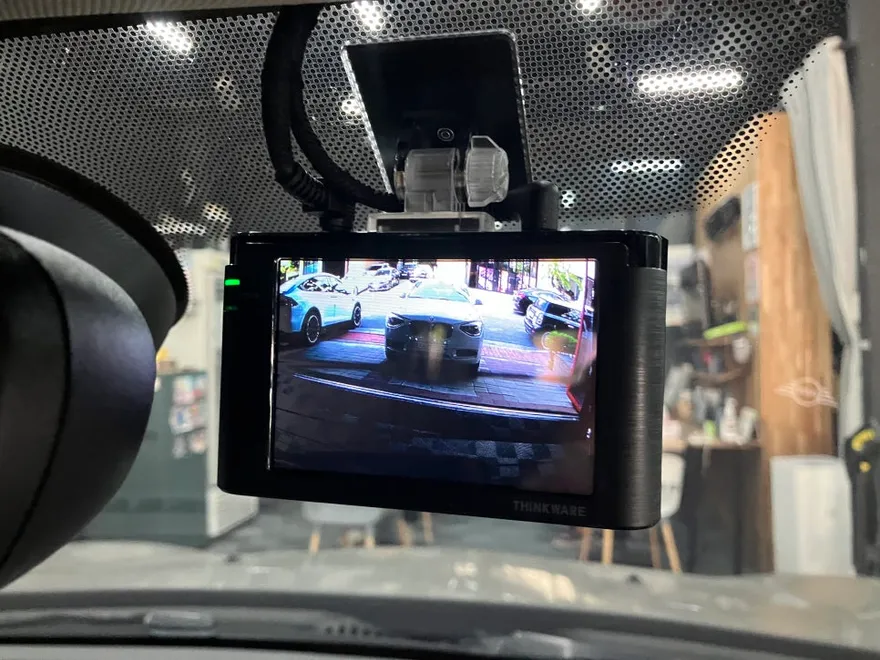 MINI Clubmanのドラレコ取付事例|費用目安・仕上がり 施工写真 3-1