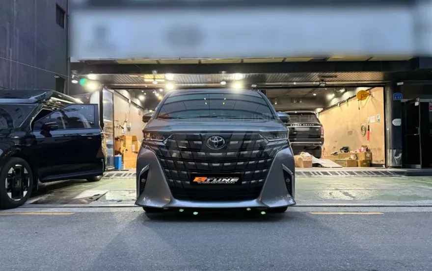 Toyota Alphard Interior Customization Review photo 3