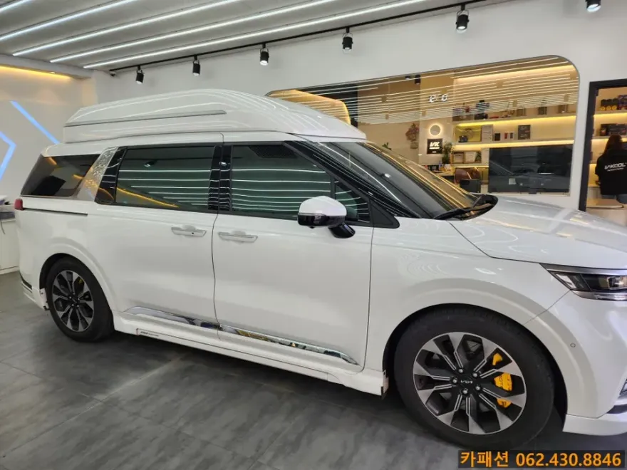 Kia Carnival 4代目 ドラレコ取付事例|費用目安・仕上がり 施工写真 1-1