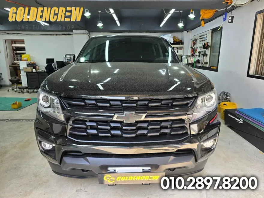 Chevrolet Coloradoのカーラッピング事例|クロームパーツのブラックアウト 施工写真 3-2
