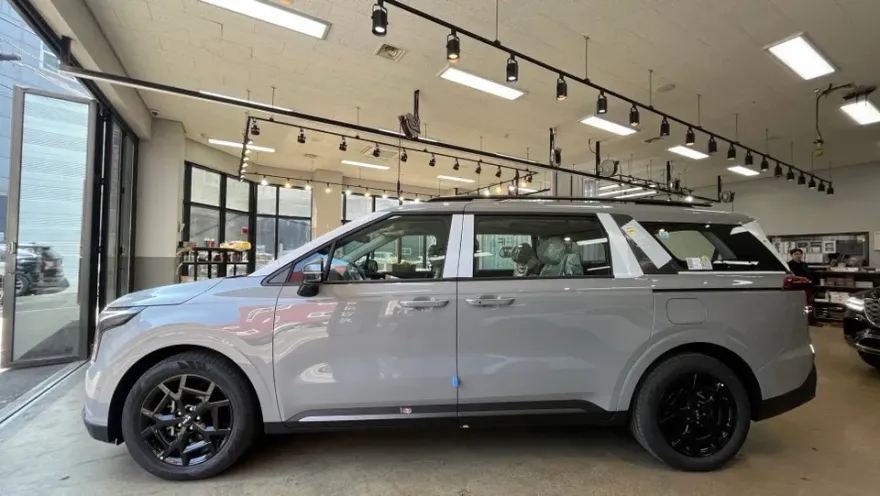 Kia Carnival 4th Genのガラスコーティング事例|費用目安・仕上がり 施工写真 2-1