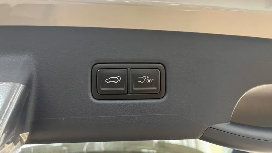 Kia Carnival 4th Genのガラスコーティング事例|費用目安・仕上がり 施工写真 1-3