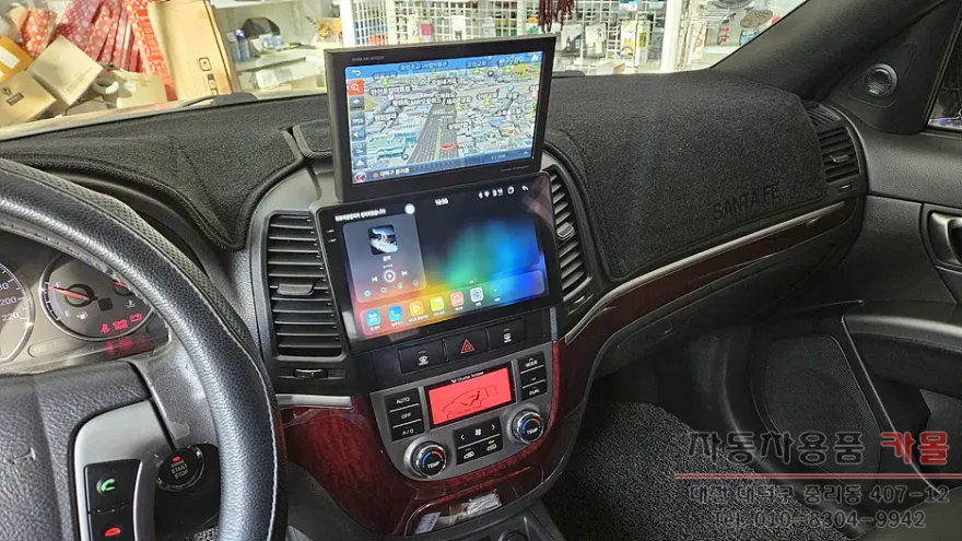 Hyundai Santa FeのAndroid Auto・CarPlay取付事例 施工写真 4-1