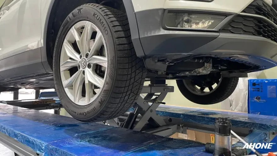 Volkswagen Tiguan ambient lighting - Volkswagen Tiguan Ambient Lighting Installation Review — Cost photo 5