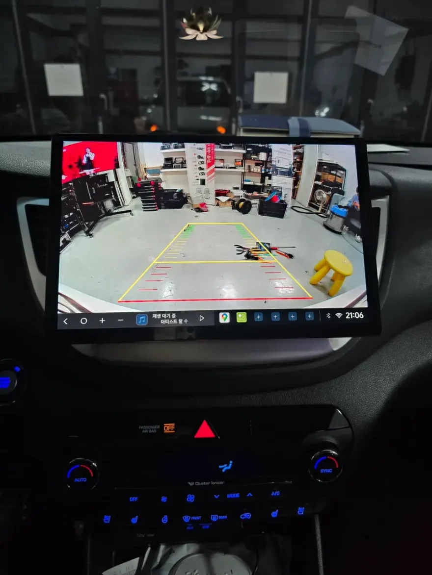 Hyundai TucsonのAndroid Auto・CarPlay取付事例 施工写真 2-2