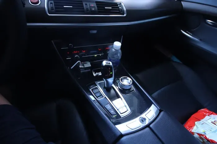 BMW 5 Series GT F07 カーラッピング事例|費用目安・仕上がり 施工写真 2-2