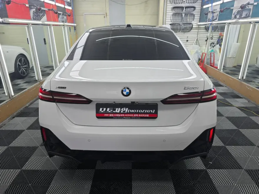 BMW 530iのPPF施工事例｜費用目安と仕上がり 施工写真 1-3