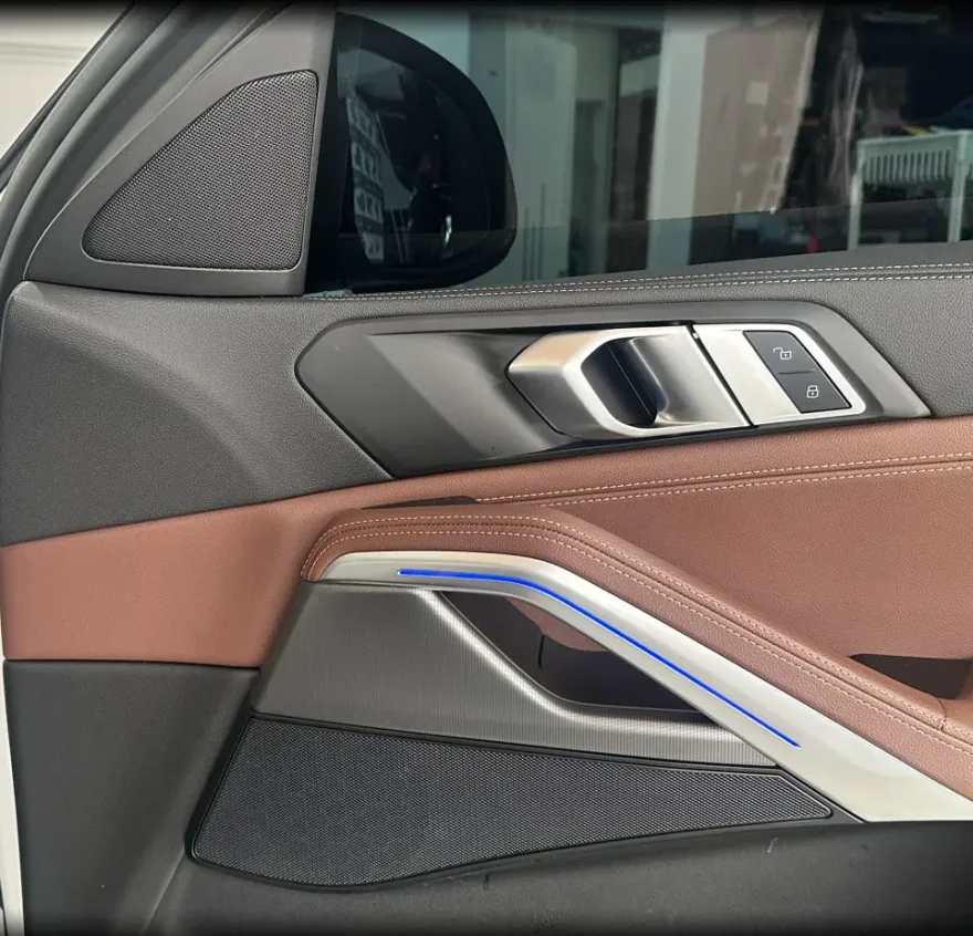 BMW X6 G06 ambient lighting - BMW X6 G06 Ambient Lighting Review - Full Cover Upgrade photo 3