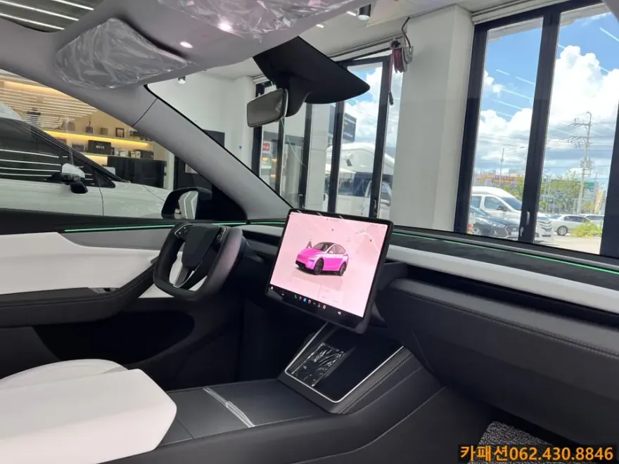 Tesla Model Yのカーフィルム施工事例|費用目安・仕上がり 施工写真 2-2