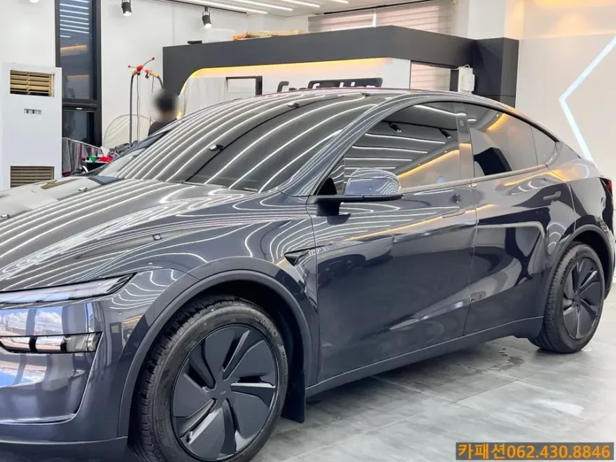 Tesla Model Yのカーフィルム施工事例|費用目安・仕上がり 施工写真 3-3