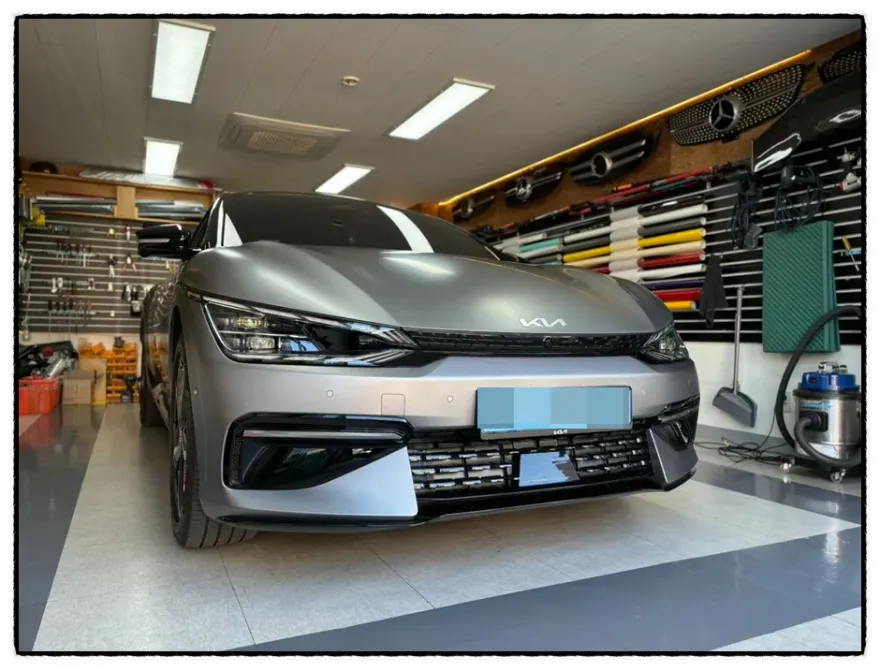 Kia EV6 GTのドライブレコーダー取付事例 施工写真 1-1