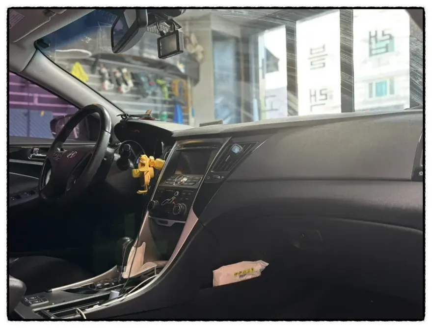Hyundai Sonata YFのカーオーディオ施工事例 施工写真 2-1