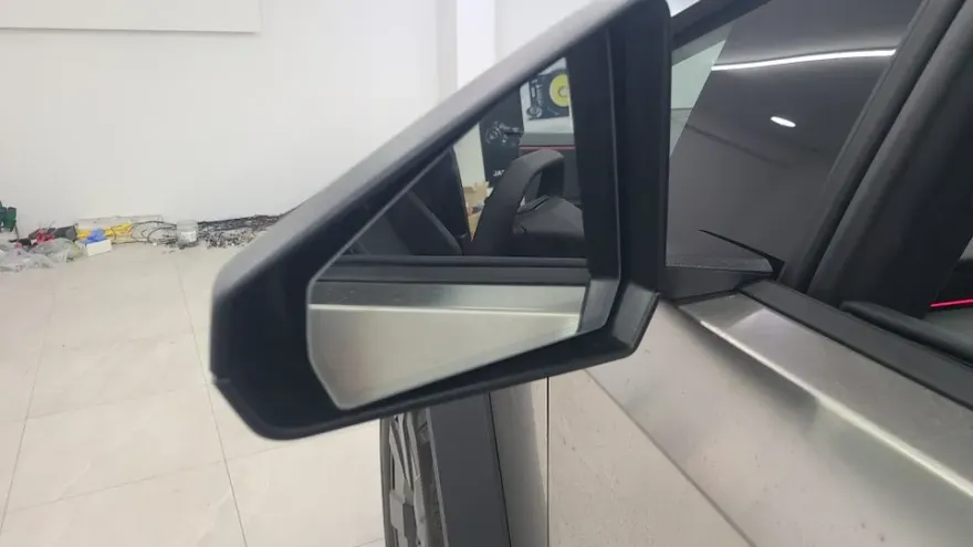 Tesla Cybertruck oem options - Tesla Cybertruck OEM Options Review: Factory Upgrade Cost photo 4
