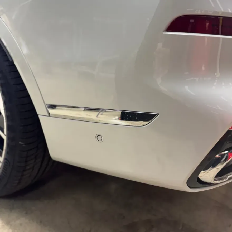 BMW X7のカーラッピング事例|費用目安・仕上がり 施工写真 1-3