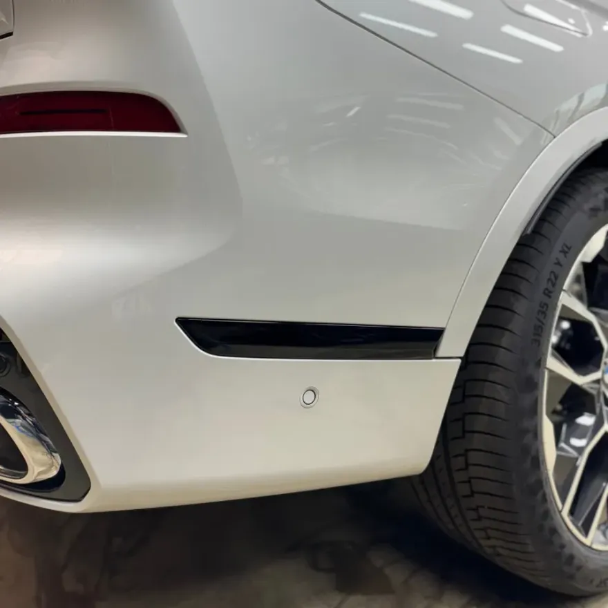 BMW X7のカーラッピング事例|費用目安・仕上がり 施工写真 2-3