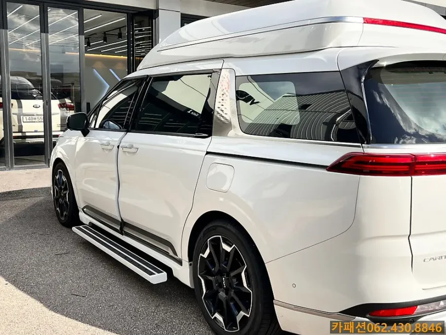 Kia Carnival KA4 body kit installation result