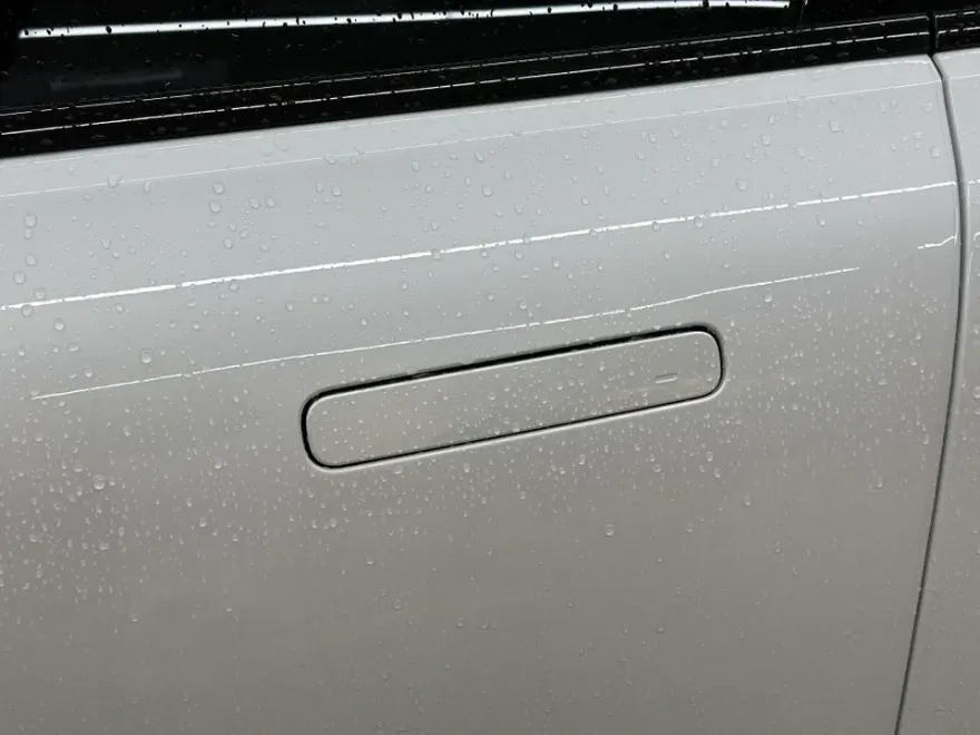 Polestar 4 PPF施工事例｜部分施工で賢く保護 施工写真 2-1