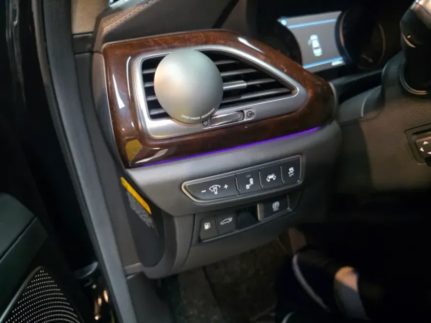 Genesis EQ900 ambient lighting - Genesis EQ900 Ambient Lighting Review: Cost & Results photo 4