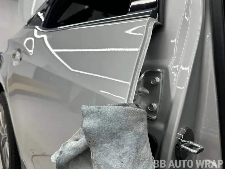 Hyundai Grandeur HGのカーラッピング事例|AXチョークグレー 施工写真 3-1