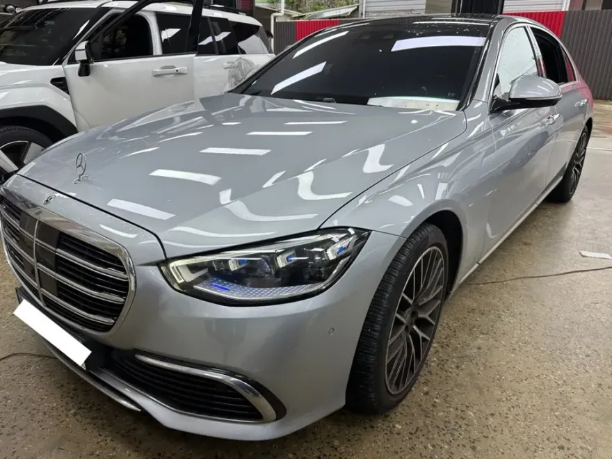 Mercedes-Benz S-Class W223 ドライブレコーダー取付事例 施工写真 1-1