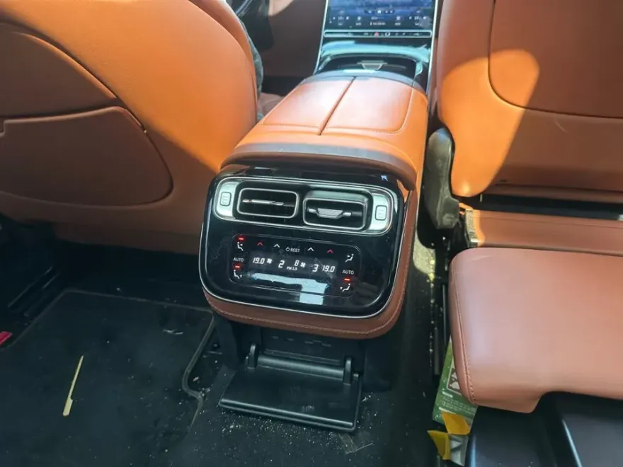 Mercedes-Benz S-Class W223 ドライブレコーダー取付事例 施工写真 2-3