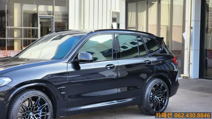 BMW X3のカーフィルム施工事例|費用目安・仕上がり 施工写真 1-2
