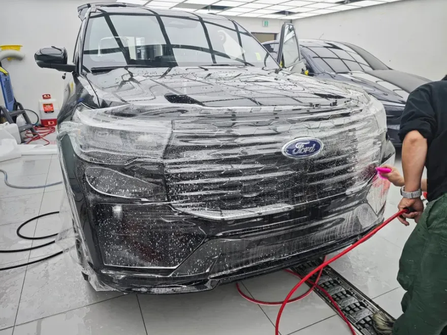 Ford ExplorerのPPF施工事例|費用目安・仕上がり 施工写真 1-2