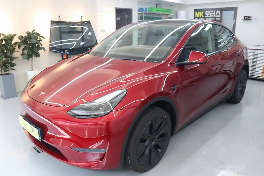 Tesla Model Yのカーフィルム施工事例|費用目安・仕上がり 施工写真 2-1