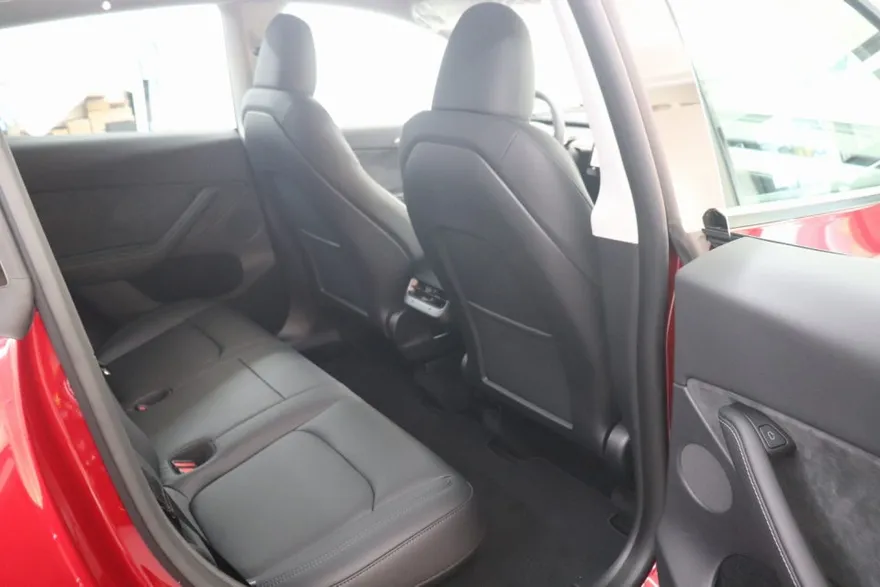 Tesla Model Yのカーフィルム施工事例|費用目安・仕上がり 施工写真 2-2