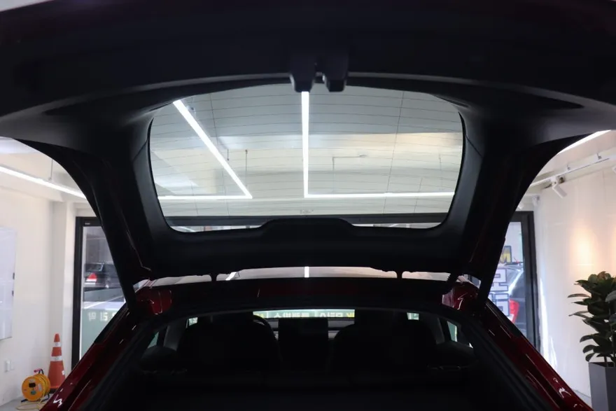 Tesla Model Yのカーフィルム施工事例|費用目安・仕上がり 施工写真 3-2