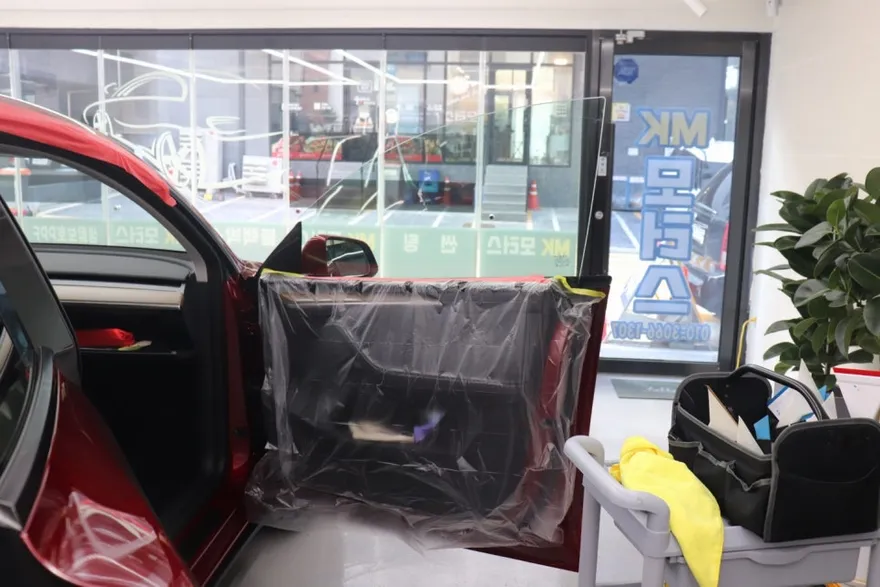 Tesla Model Yのカーフィルム施工事例|費用目安・仕上がり 施工写真 3-3