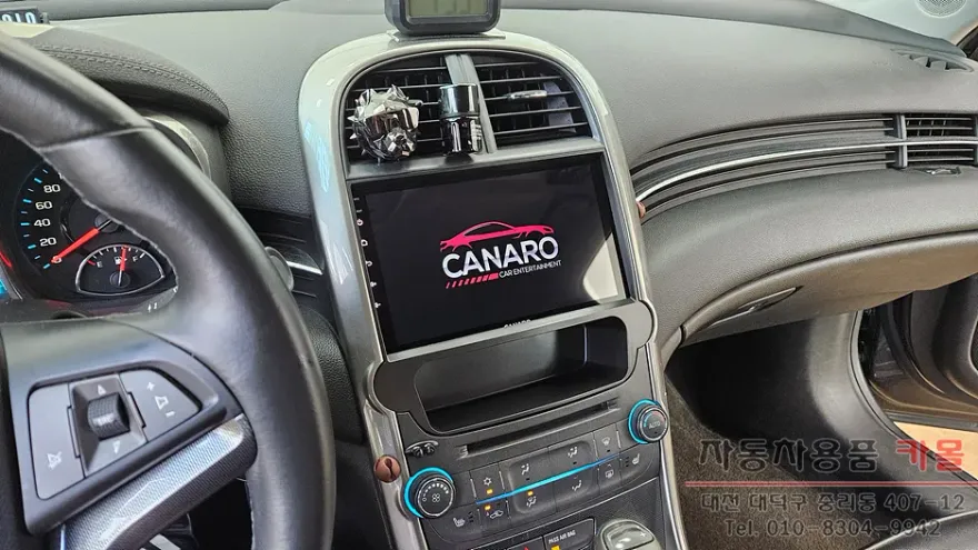 Chevrolet MalibuのAndroid Auto・CarPlay取付事例 施工写真 3-2