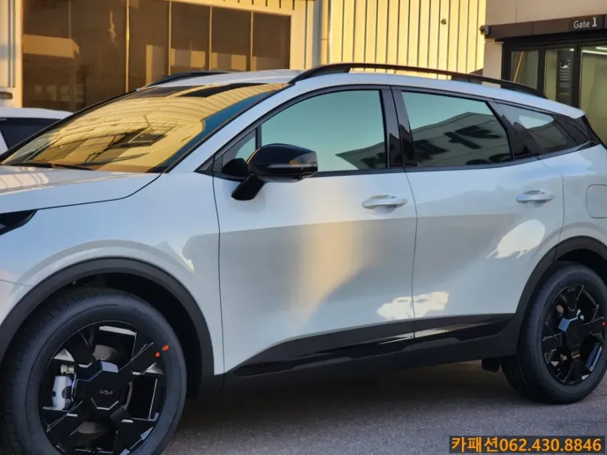 Kia Sportage NQ5のカーフィルム施工事例|断熱・スモーク 施工写真 2-2