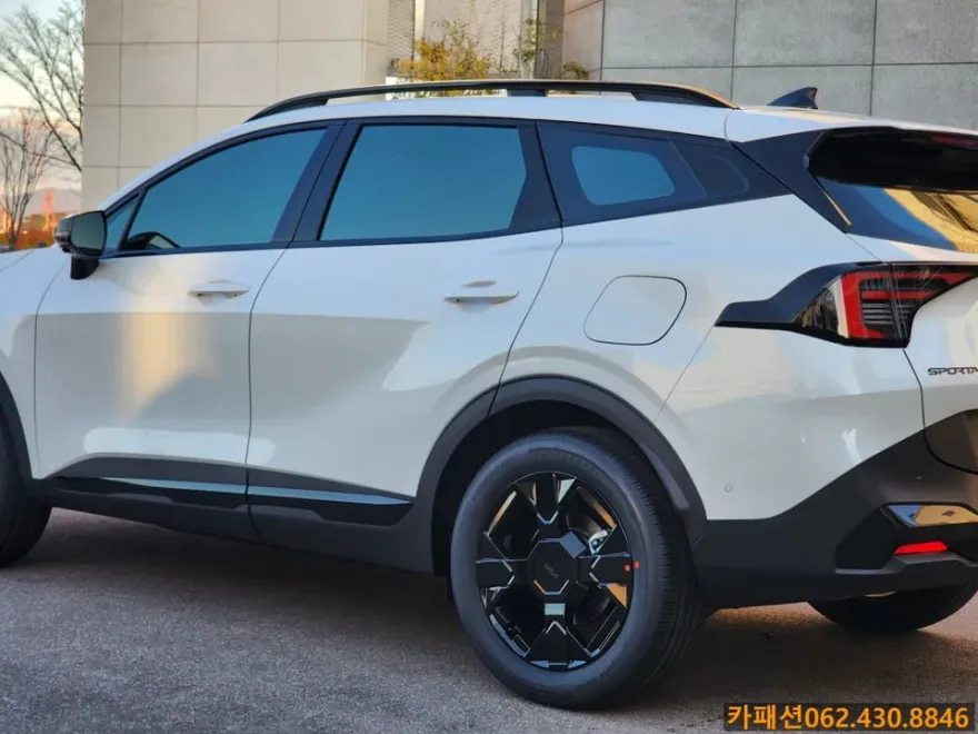 Kia Sportage NQ5のカーフィルム施工事例|断熱・スモーク 施工写真 1-3