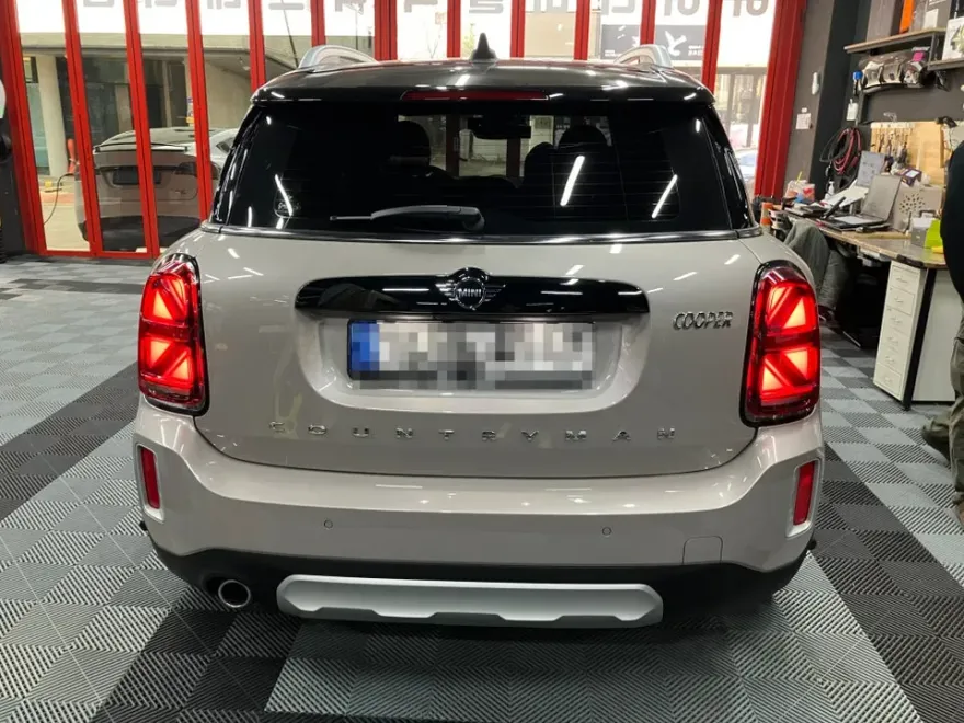 MINI Countrymanのドラレコ取付事例|費用目安・仕上がり 施工写真 1-1