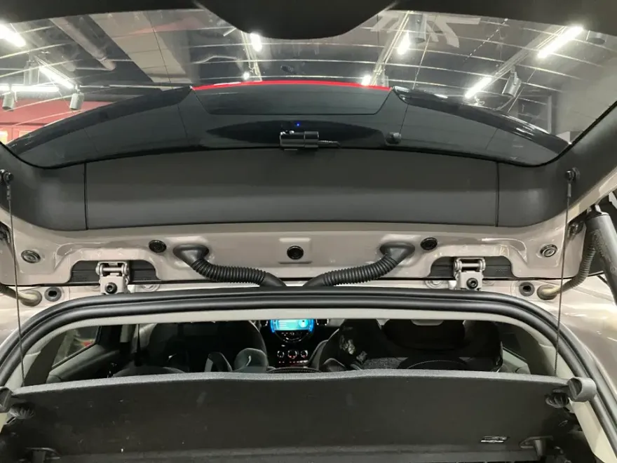 MINI Countrymanのドラレコ取付事例|費用目安・仕上がり 施工写真 2-2