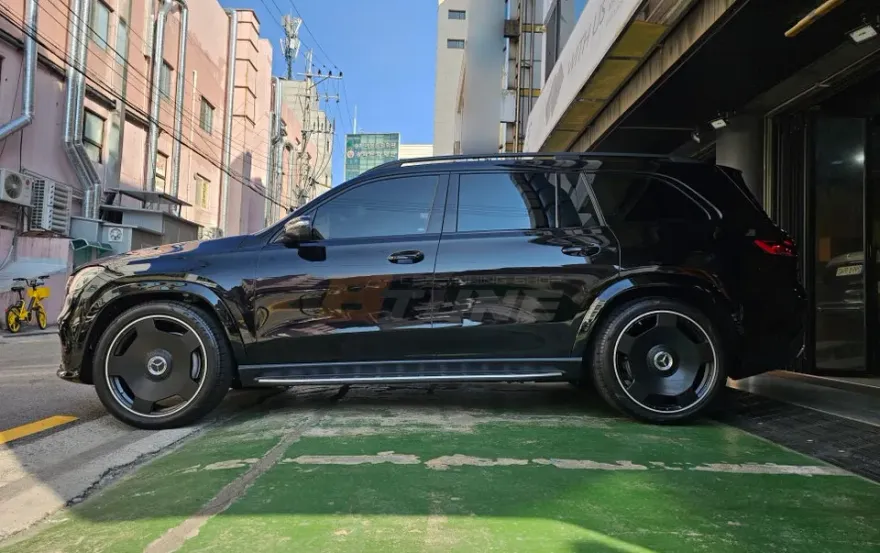 Mercedes-Benz GLS 580のホイールリペア・塗装事例 施工写真 1-2