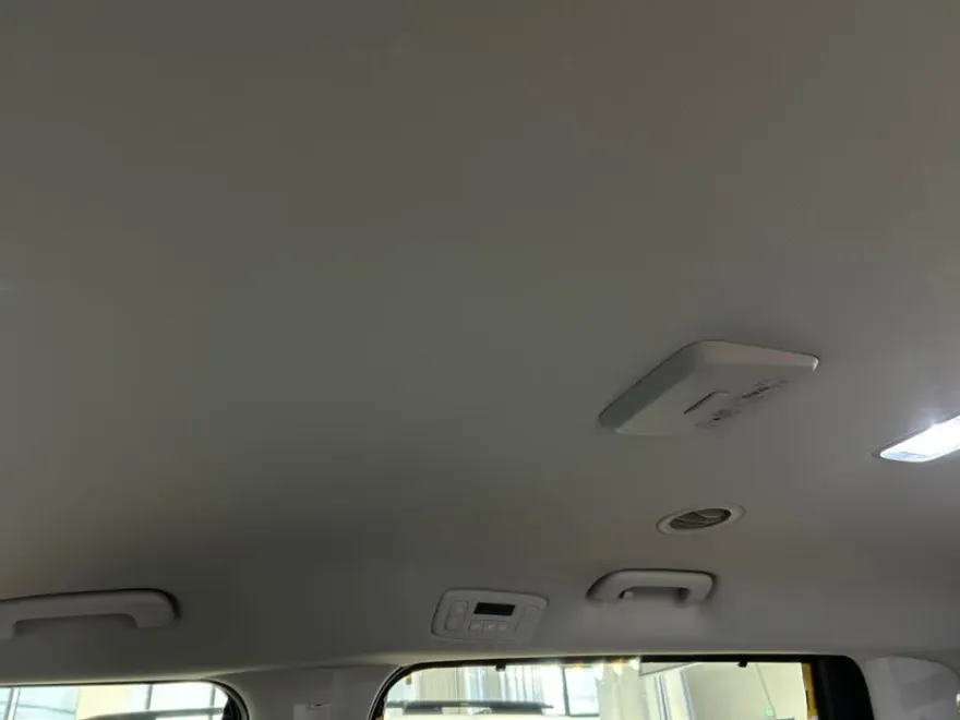 Kia Carnival 4代目 ドラレコ取付事例|費用目安・仕上がり 施工写真 4-1