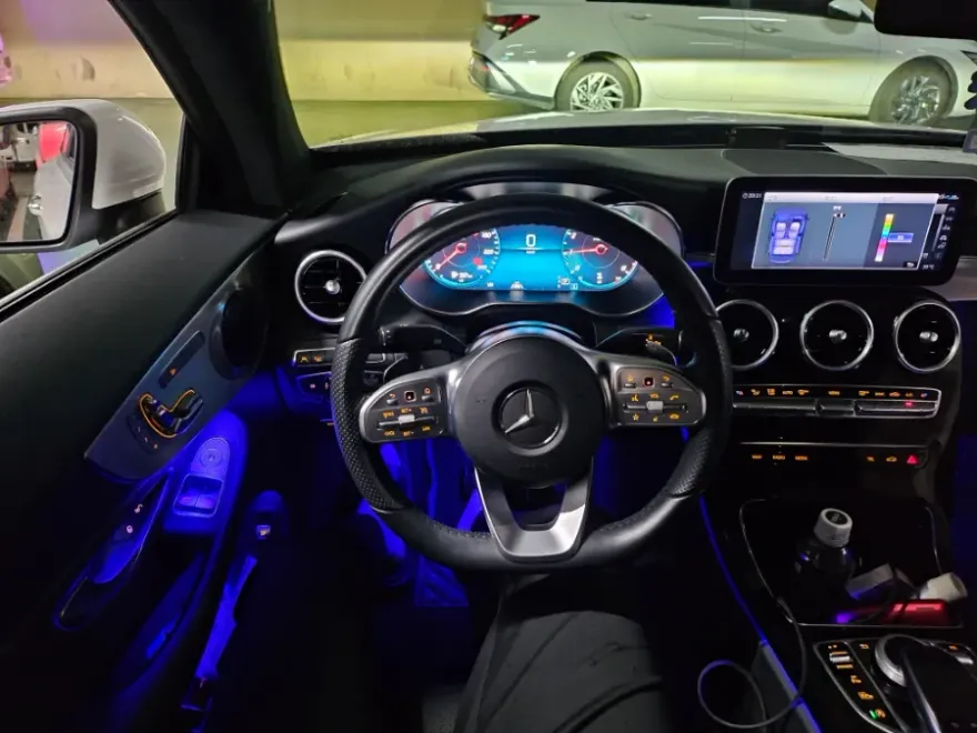 Mercedes-Benz C-Class Coupe ambient lighting - Mercedes-Benz C-Class Coupe Ambient Lighting Review photo 3