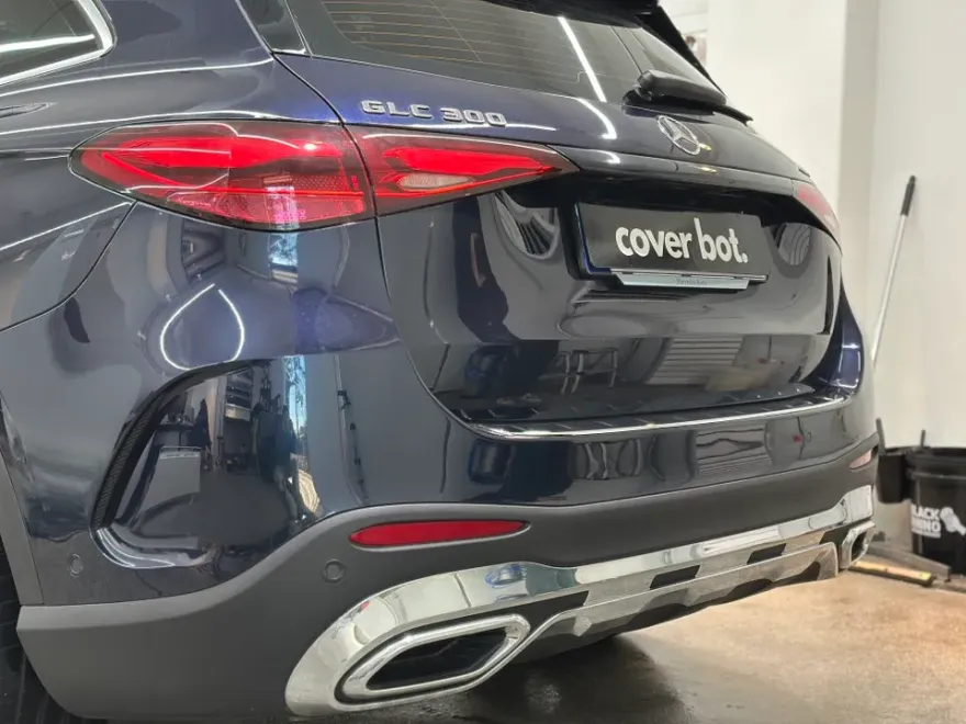 Mercedes-Benz GLC 300のカーラッピング事例 施工写真 3-2